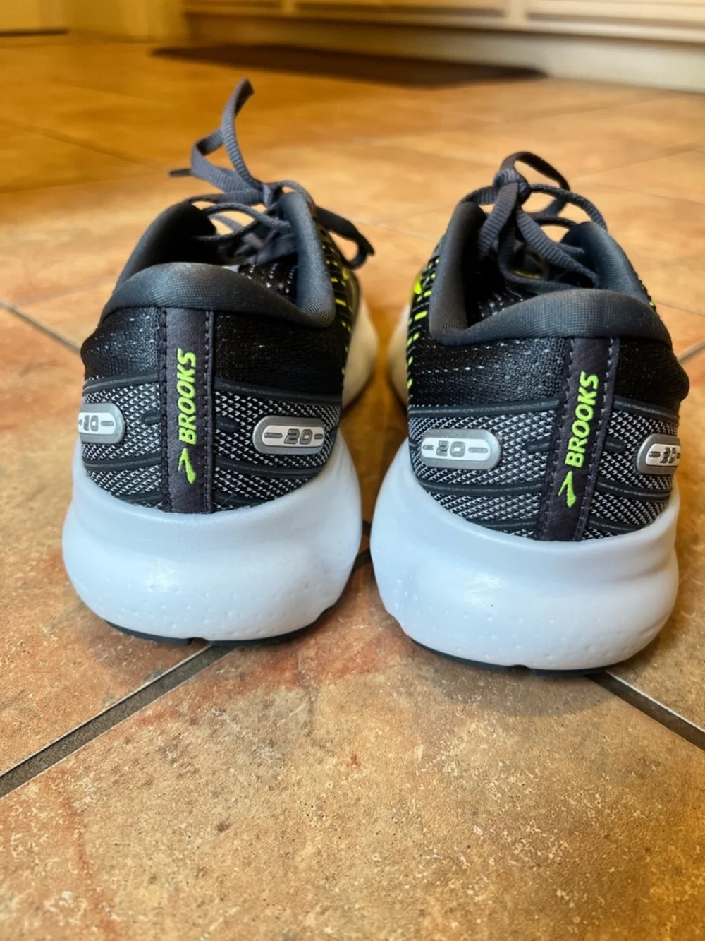 Excellent Brooke Glycerin 20 Sneakers - Picture 4 of 7